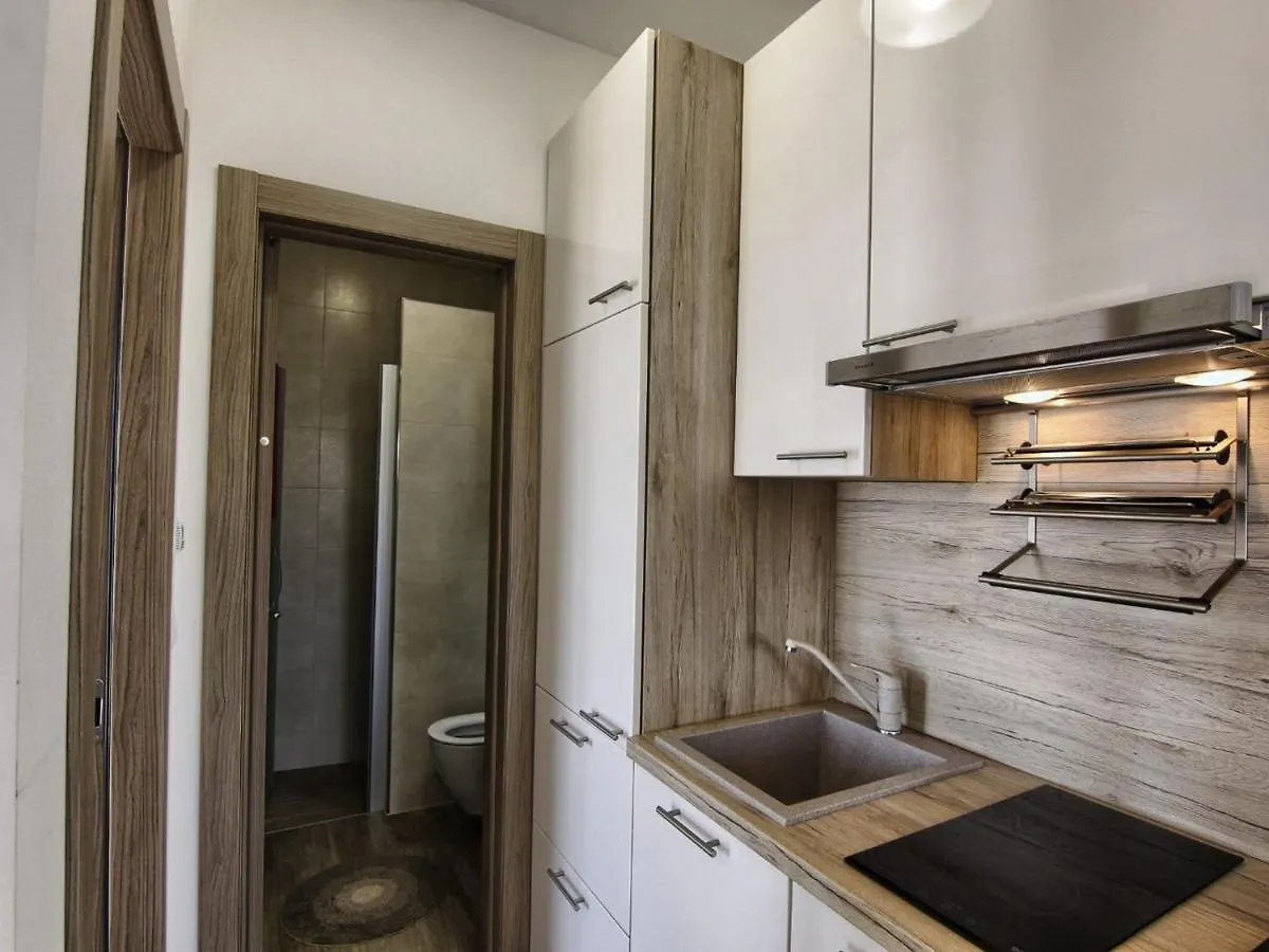 Apartments Victoria Pakoštane 3*,
