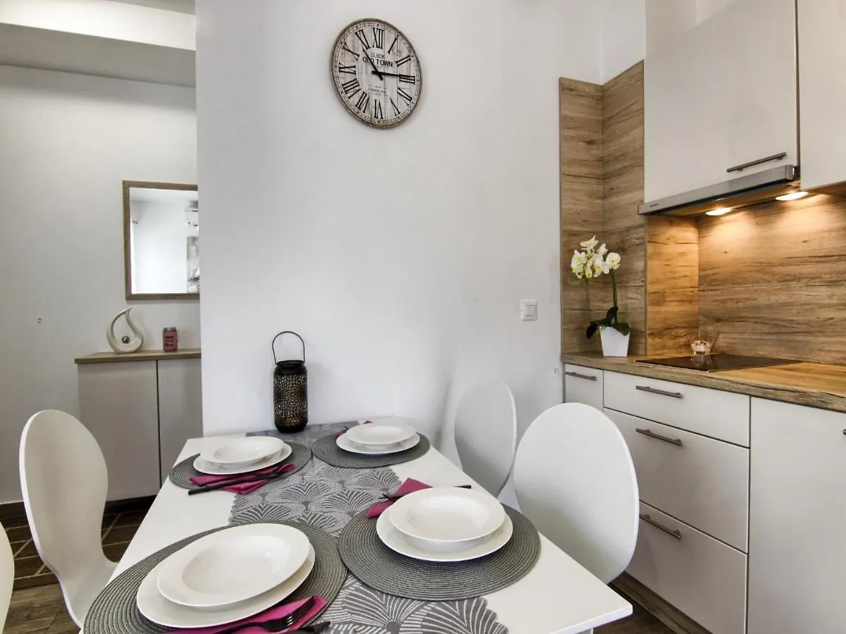 Guest house Apartments Victoria Pakostane