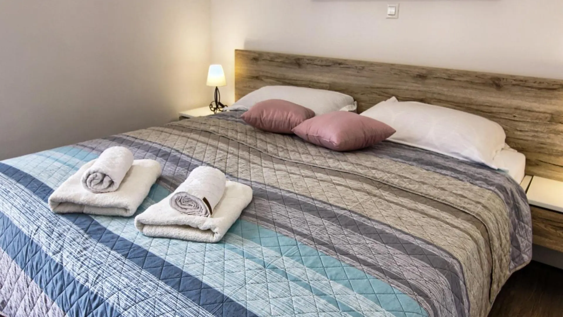 Guest house Apartments Victoria Pakostane